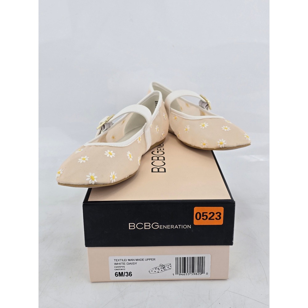 BCBGeneration Harpin Mary Jane Flats Womens 6M White Daisy Floral Mesh - New